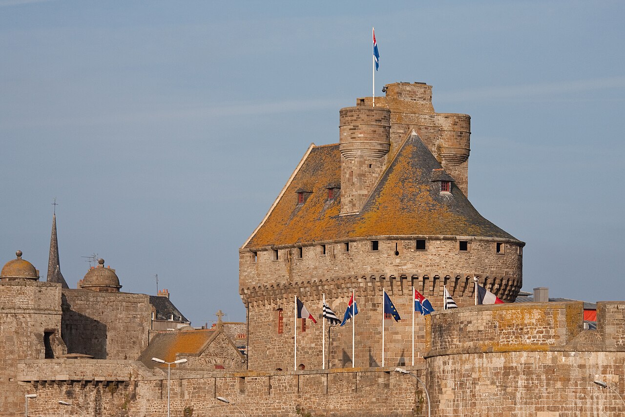 Prix immobilier en Bretagne : près de cinq fois plus cher au m² à Carnac qu’à Rostrenen